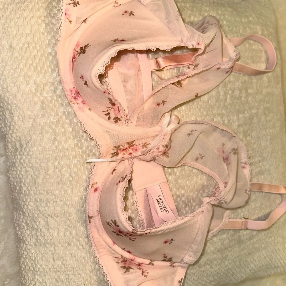 Victoria's Secret Pink Floral Lace Bra - Picture 4 of 8